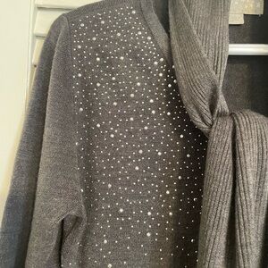 Carolyn Taylor Sequin Embellished V-Neck Sweater